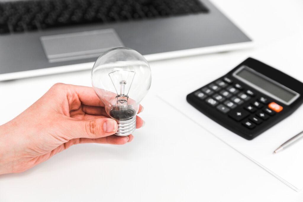 Como economizar energia na empresa? Saiba o que fazer!